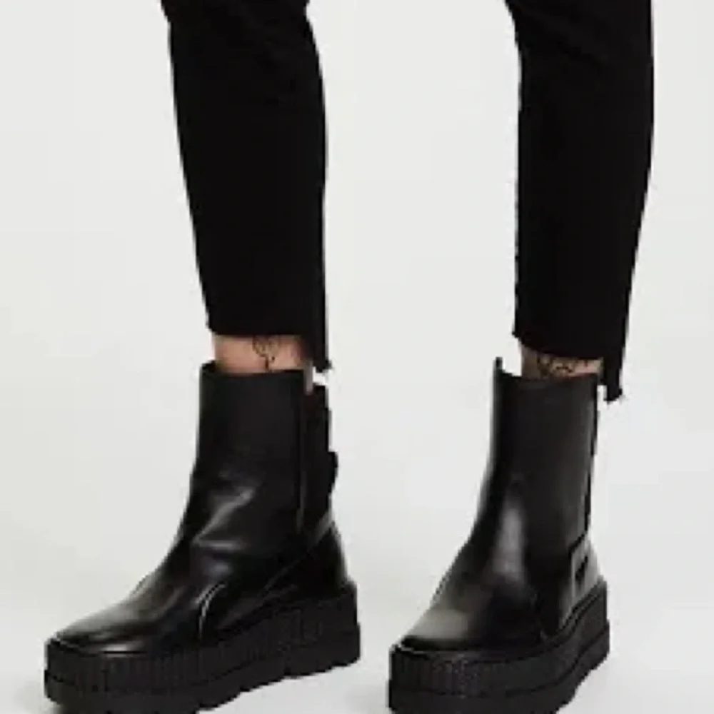 Fenty x Puma Chelsea sneaker boot (chunky boot) in black women’s 6